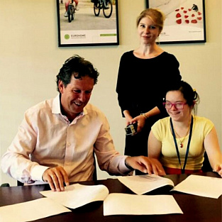 Круглый стол "Трудоустройство людей с инвалидностью в России": работодатели, службы занятости, люди с синдромом Дауна поделятся опытом   